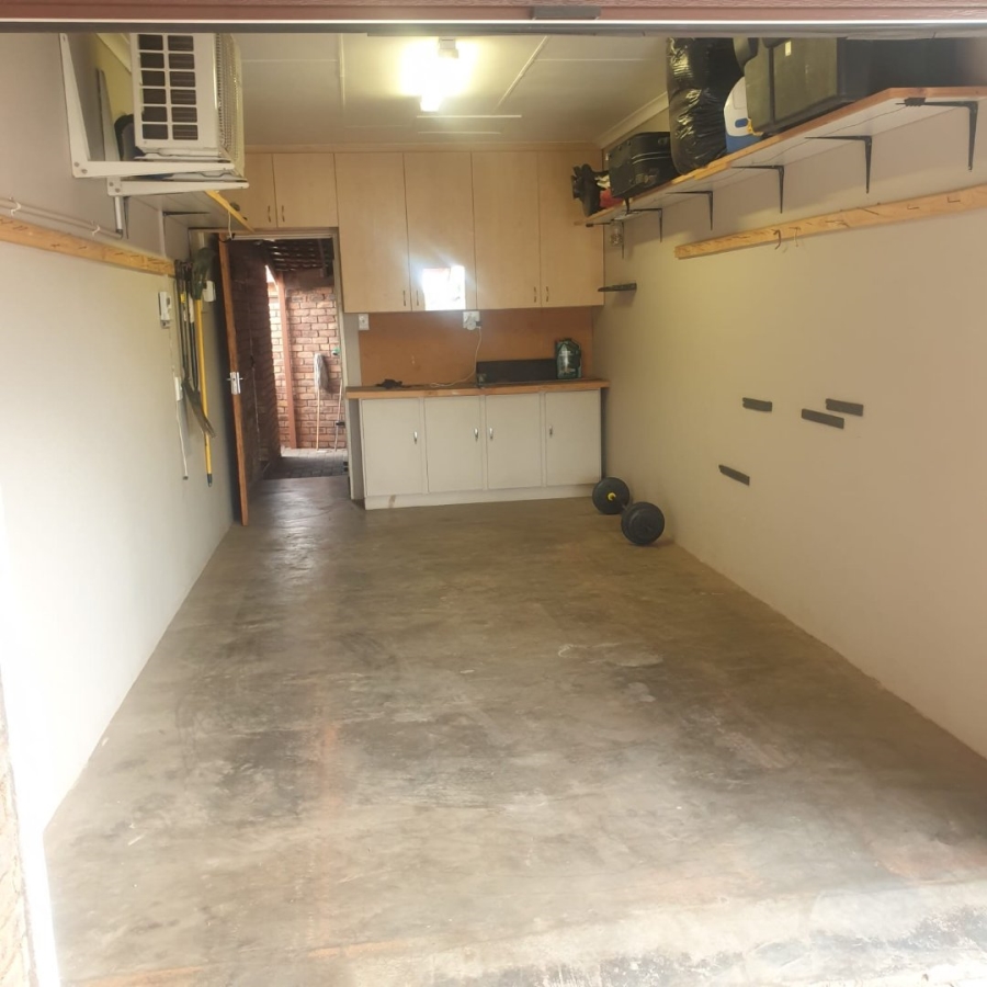 3 Bedroom Property for Sale in Riviera Northern Cape